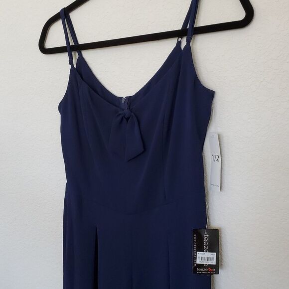 Teeze Me Juniors Sleeveless Textured Jumpsuit 1/2 Spaghetti Straps New - Picture 2 of 12
